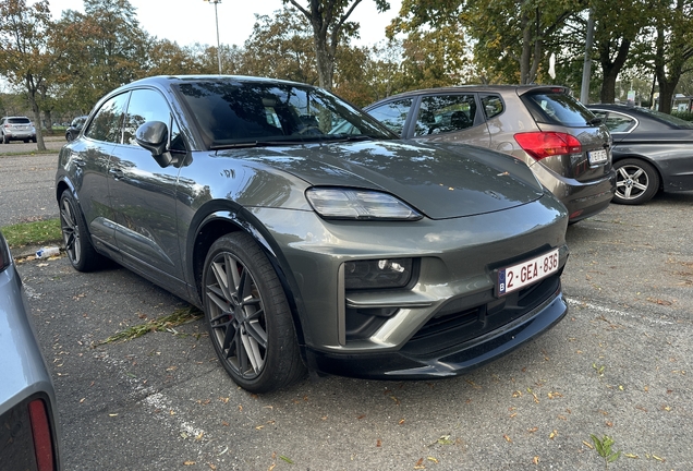 Porsche Macan EV Turbo