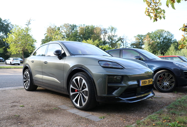 Porsche Macan EV Turbo