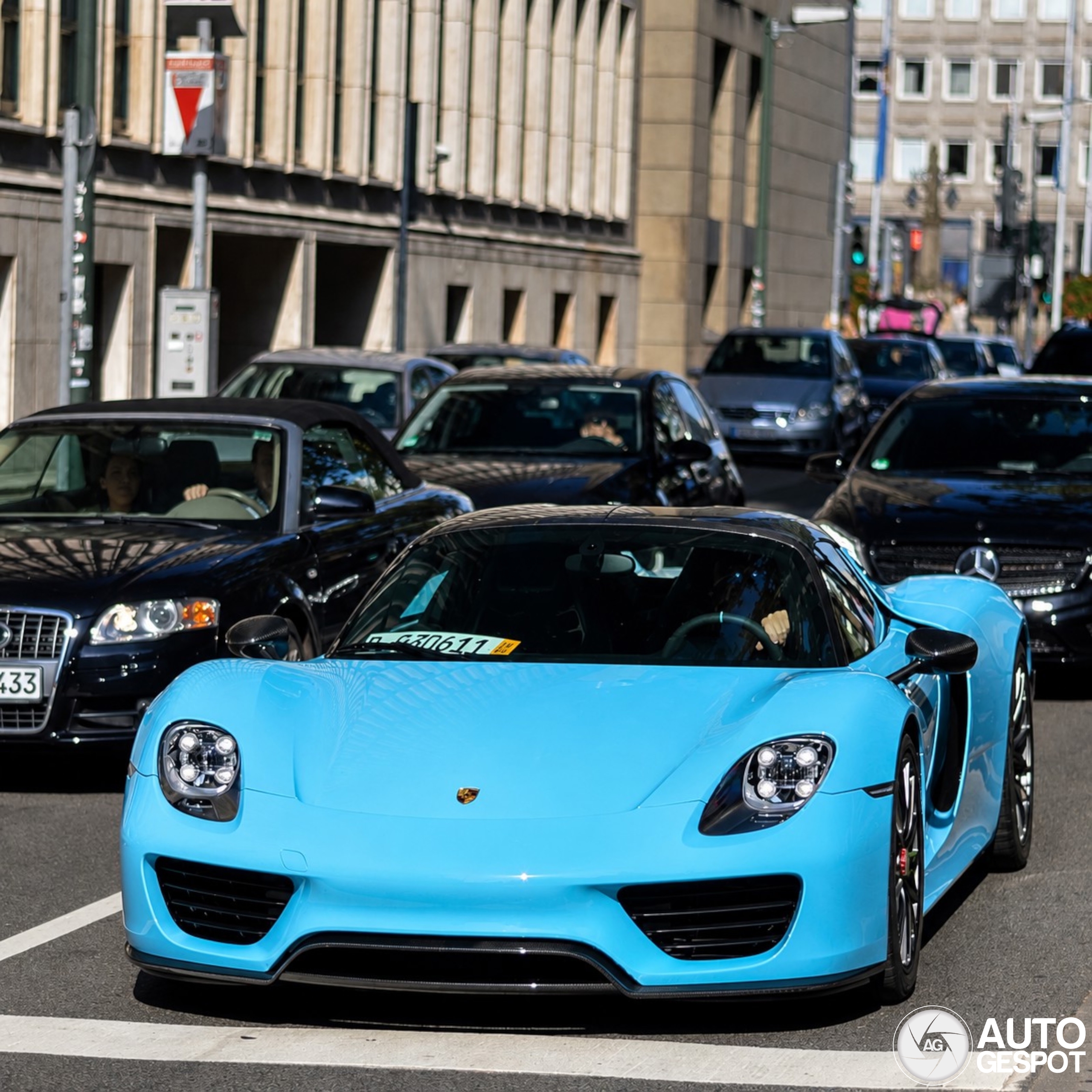 Porsche 918 Spyder Weissach Package
