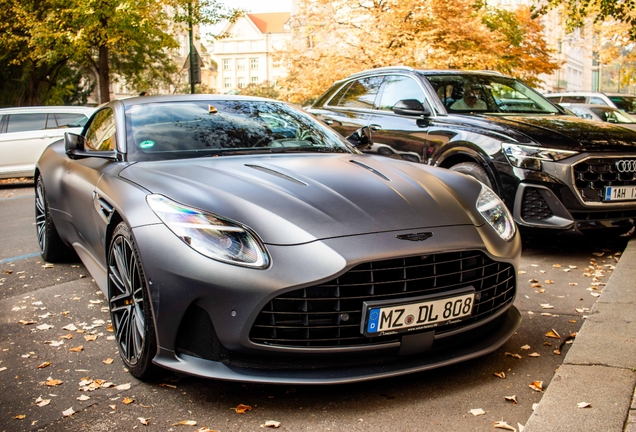 Aston Martin DB12