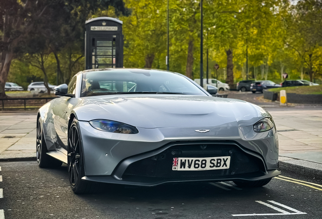 Aston Martin V8 Vantage 2018