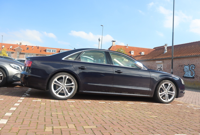 Audi S8 D4