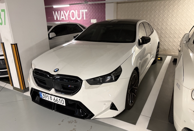 BMW M5 G90