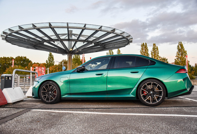 BMW M5 G90