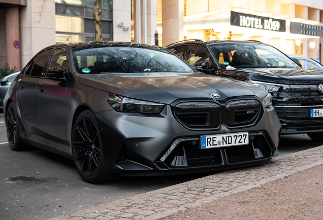 BMW M5 G90