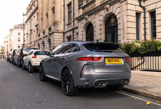 Jaguar F-PACE SVR