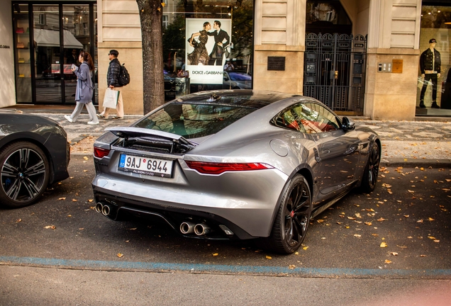 Jaguar F-TYPE P450 Coupé 2020