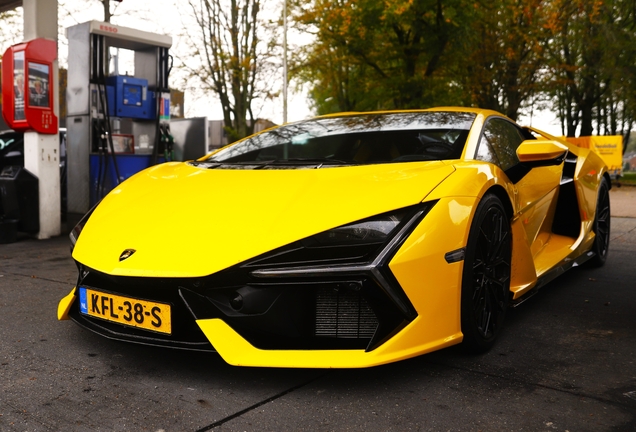 Lamborghini Revuelto