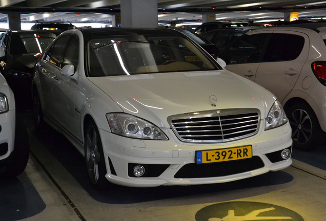 Mercedes-Benz S 65 AMG V221