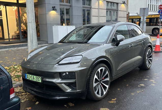 Porsche Macan EV Turbo