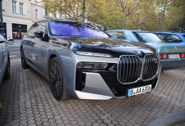 BMW M760e xDrive
