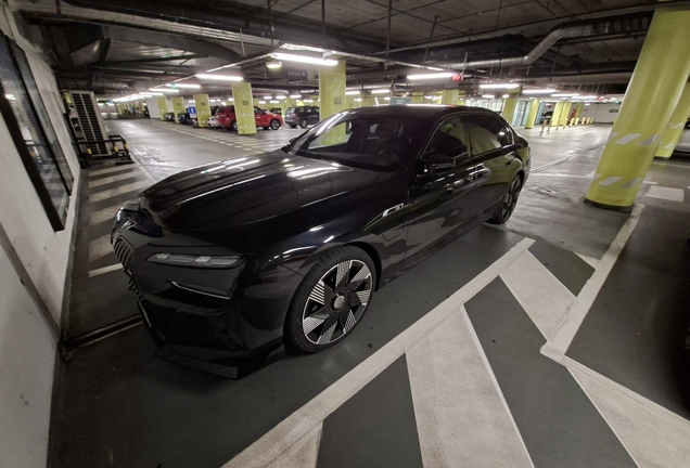 BMW M760e xDrive