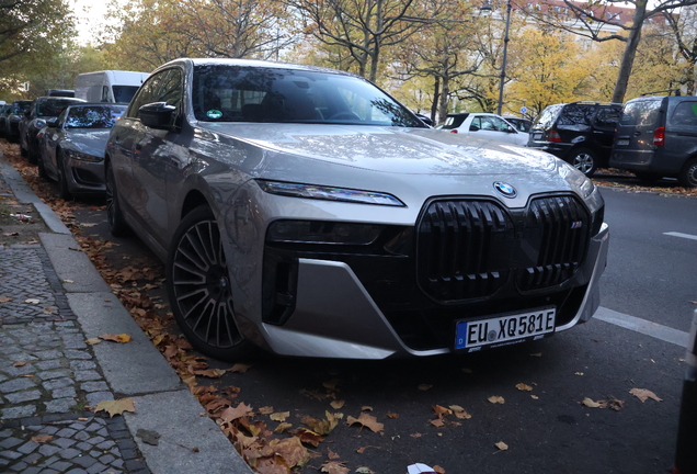 BMW M760e xDrive