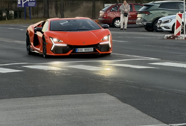 Lamborghini Revuelto