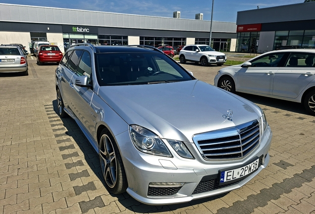 Mercedes-Benz E 63 AMG S212