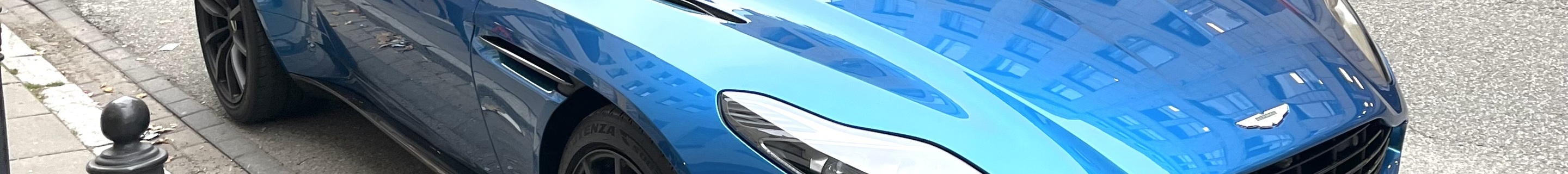 Aston Martin DB11