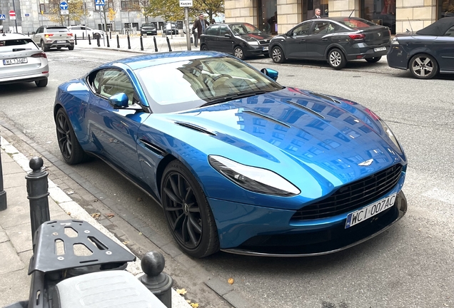 Aston Martin DB12