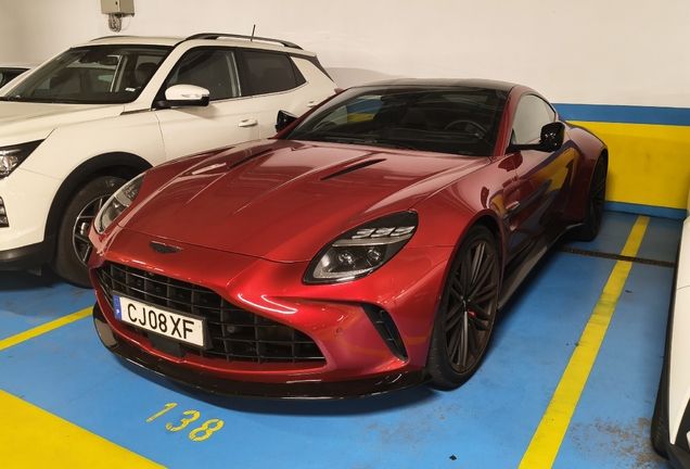Aston Martin DB12