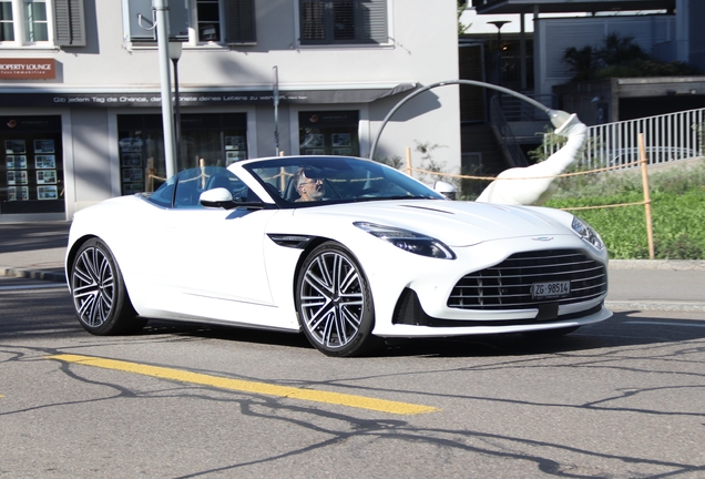 Aston Martin DB12 Volante