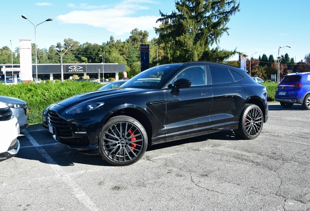 Aston Martin DBX707
