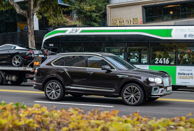 Bentley Bentayga Azure