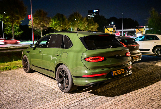 Bentley Bentayga Hybrid 2021