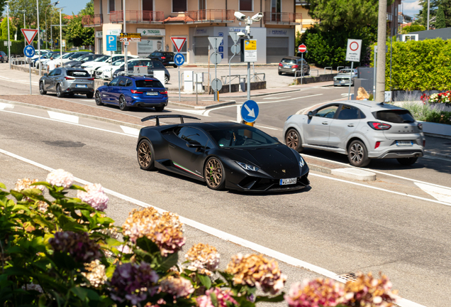 Lamborghini Huracán LP640-4 Performante