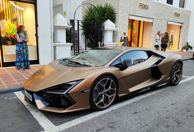 Lamborghini Revuelto