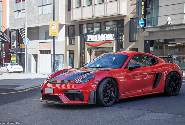 Porsche 718 Cayman GT4 RS Weissach Package