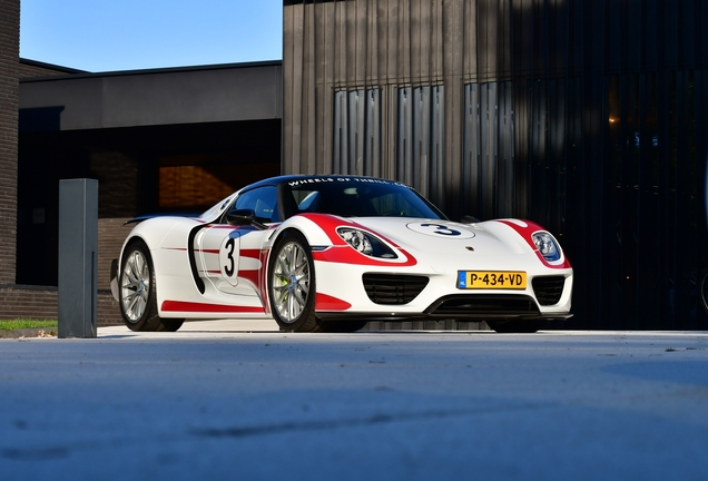 Porsche 918 Spyder Weissach Package