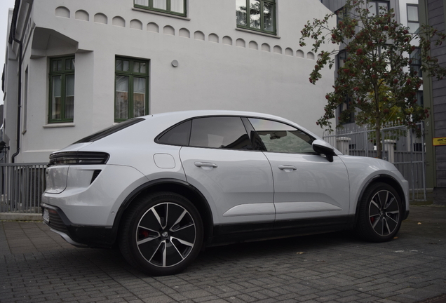 Porsche Macan EV Turbo
