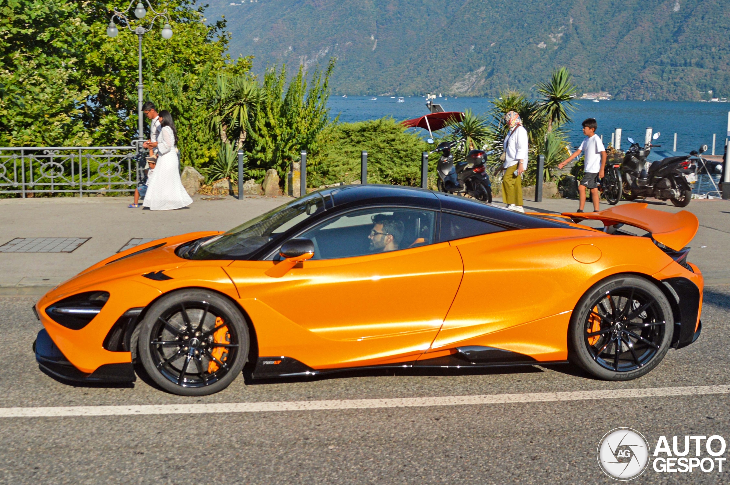 McLaren 765LT