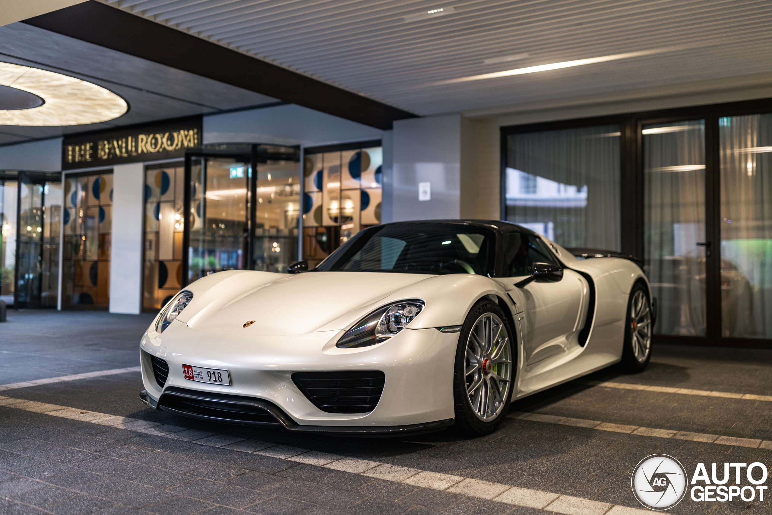 Porsche 918 Spyder Weissach Package