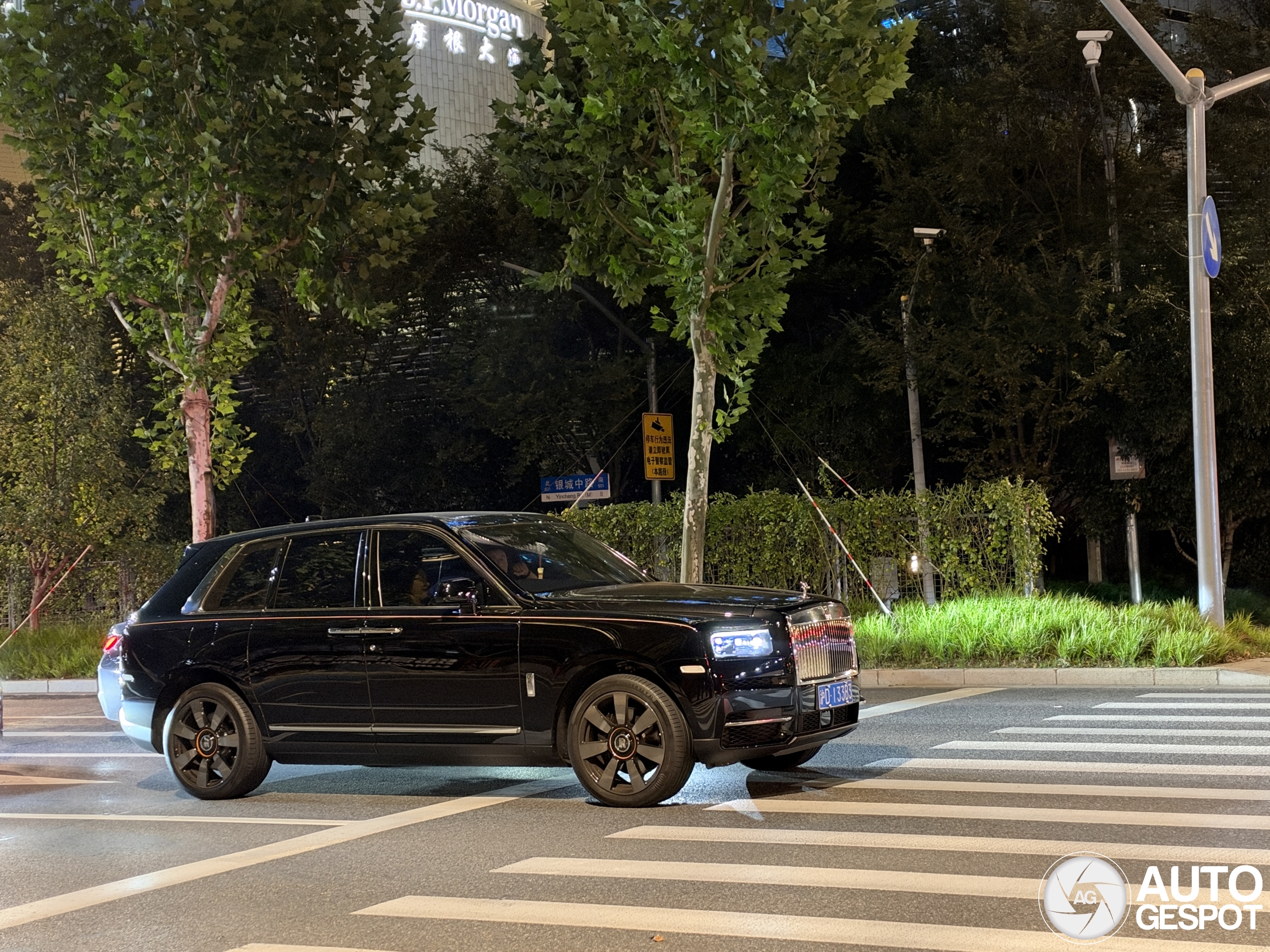 Roll Length Rolls-Royce Cullinan Black Badge - 29 October 2026 - Autogespot