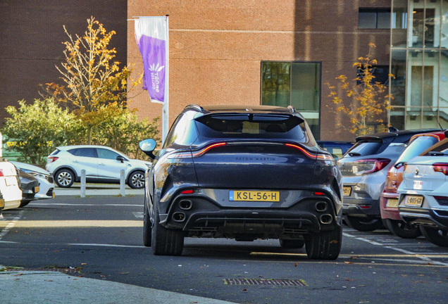 Aston Martin DBX S