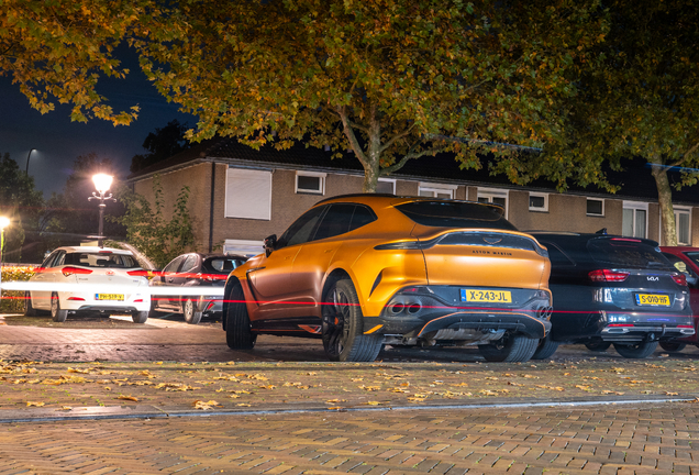 Aston Martin DBX707
