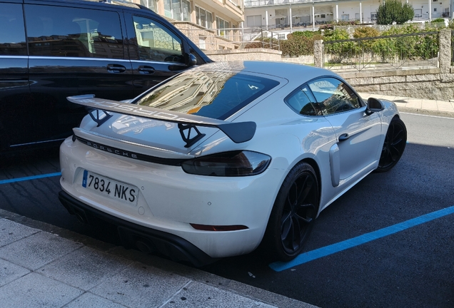 Porsche 718 Cayman GT4