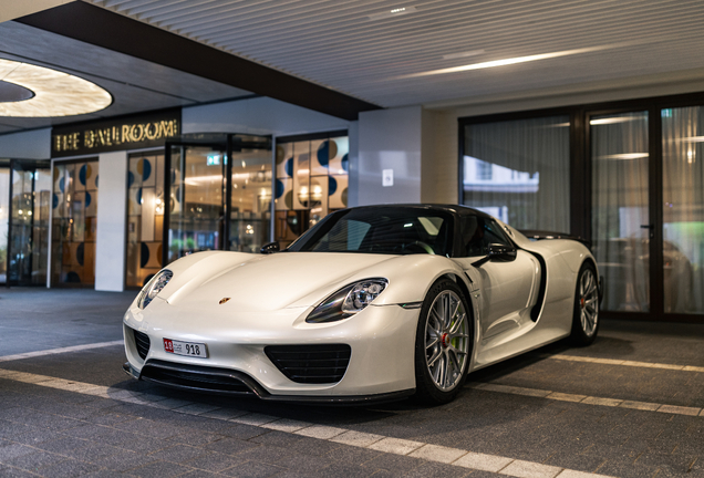 Porsche 918 Spyder Weissach Package