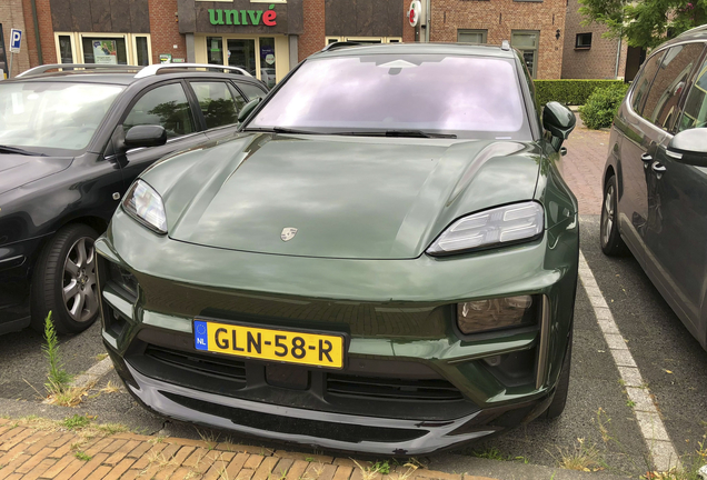 Porsche Macan EV Turbo