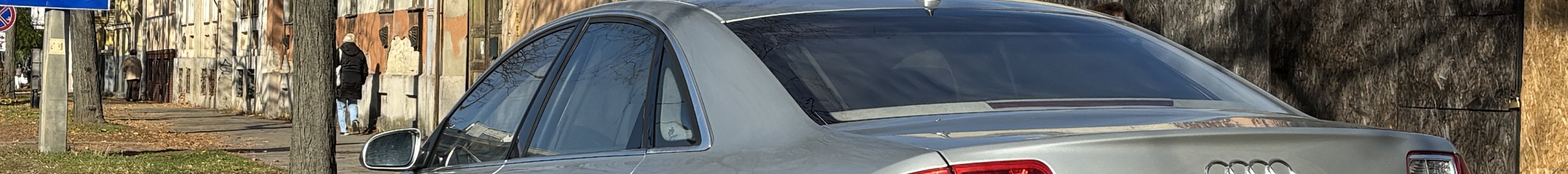 Audi S8 D3