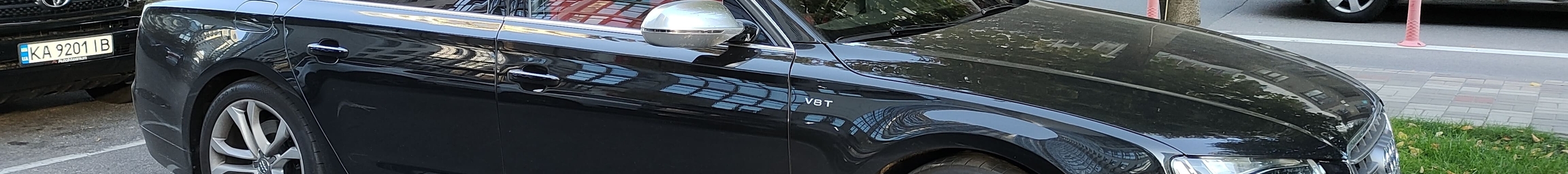 Audi S8 D4