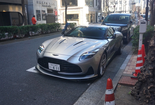 Aston Martin DB12