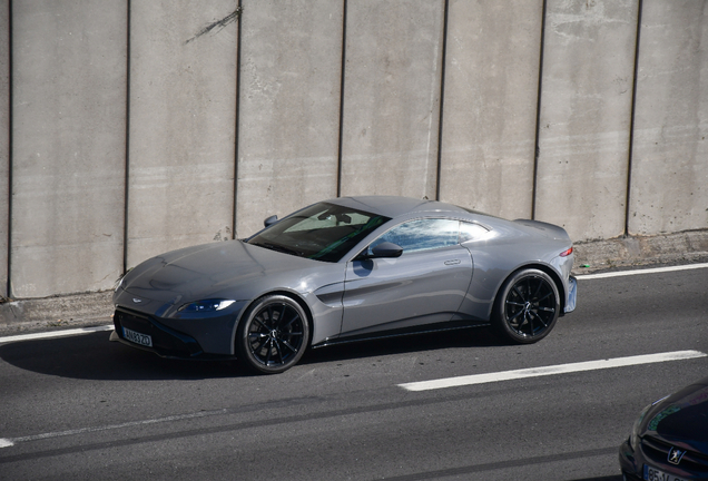 Aston Martin V8 Vantage 2018
