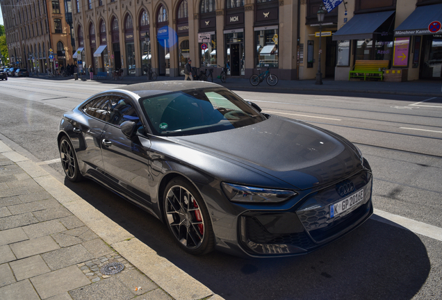 Audi RS E-Tron GT 2025