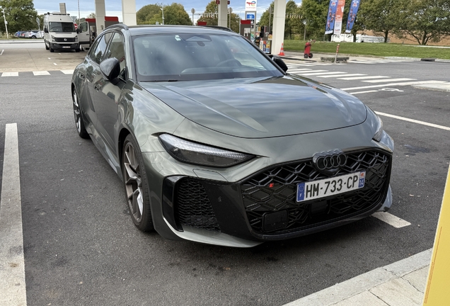 Audi RS5 Avant B10