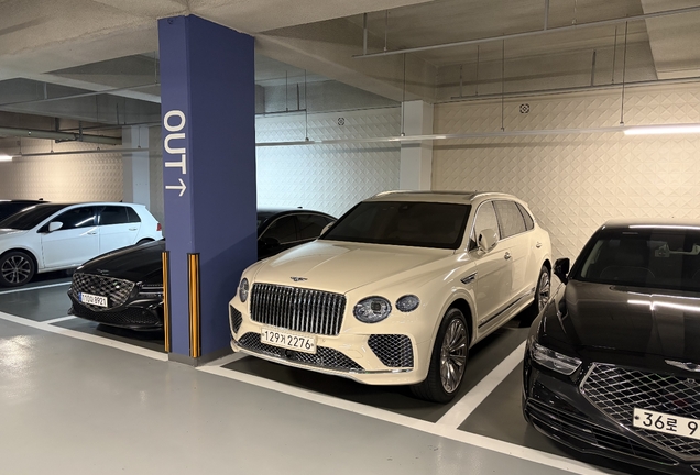 Bentley Bentayga Azure 2024