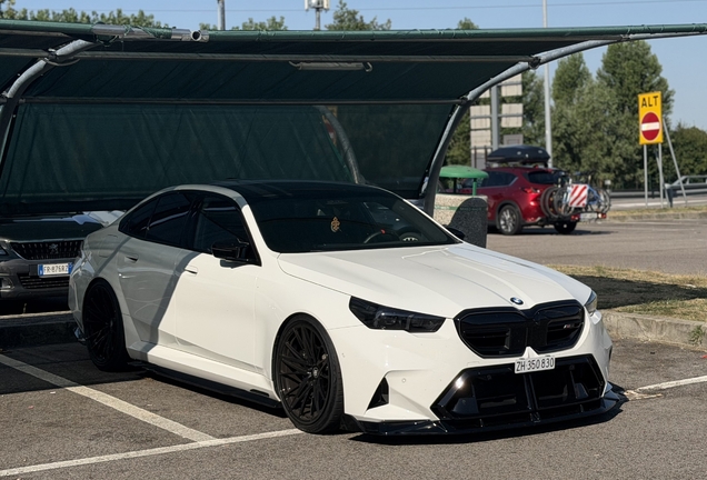 BMW M5 G90