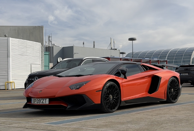 Lamborghini Aventador LP700-4 Roadster
