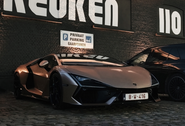 Lamborghini Revuelto