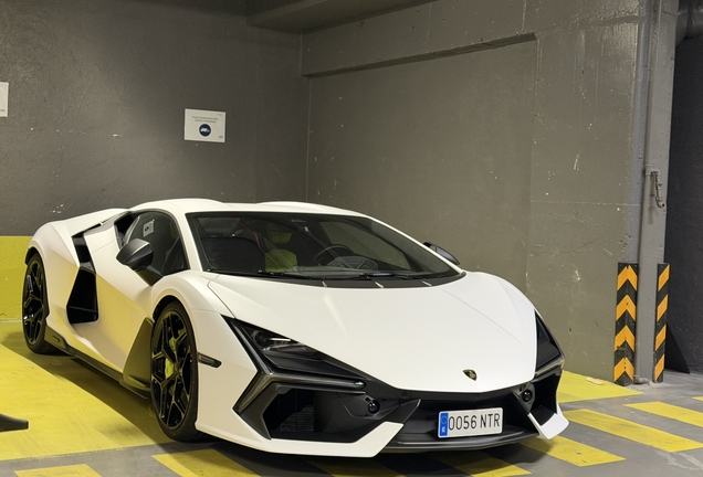 Lamborghini Revuelto